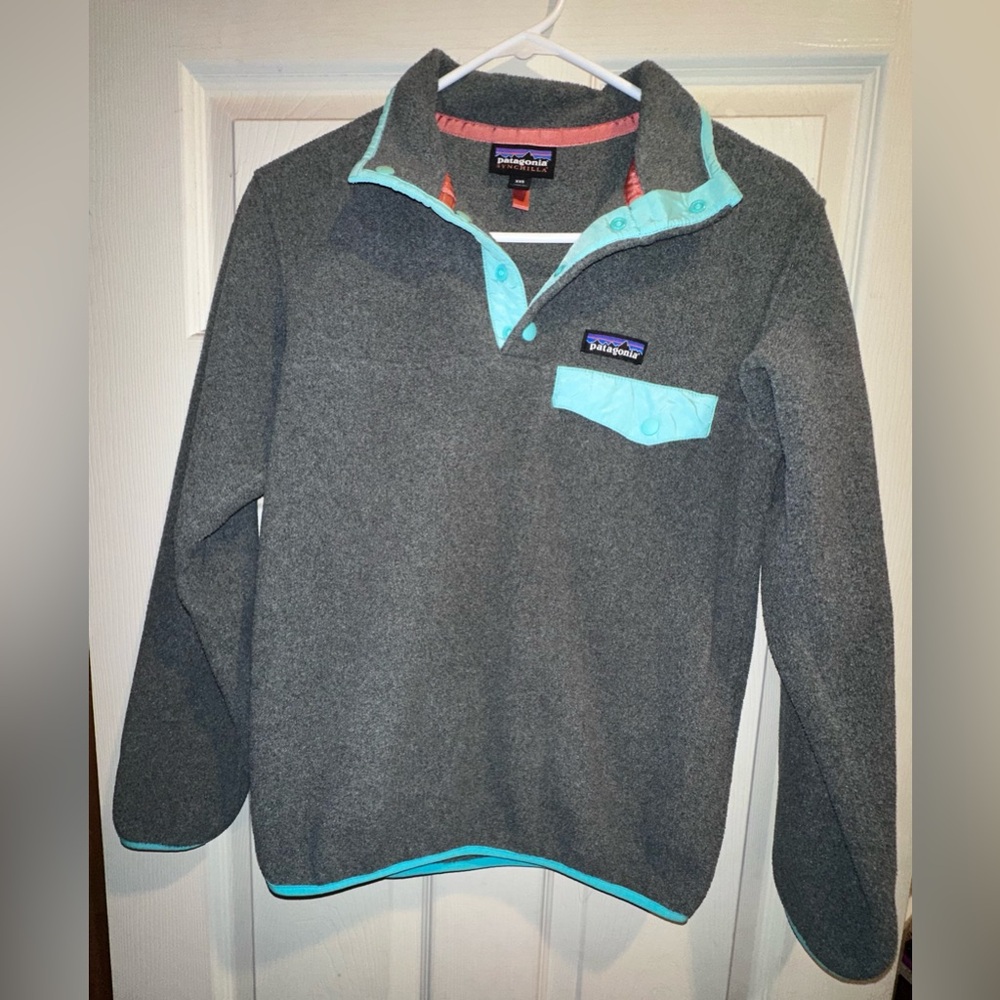 Patagonia Synchilla Dark Grey and Turquoise Snap-T Fleece Pullover